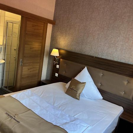 Hotel Pasa Paradies Kostenlose Parkplaetze Hanau Exteriör bild